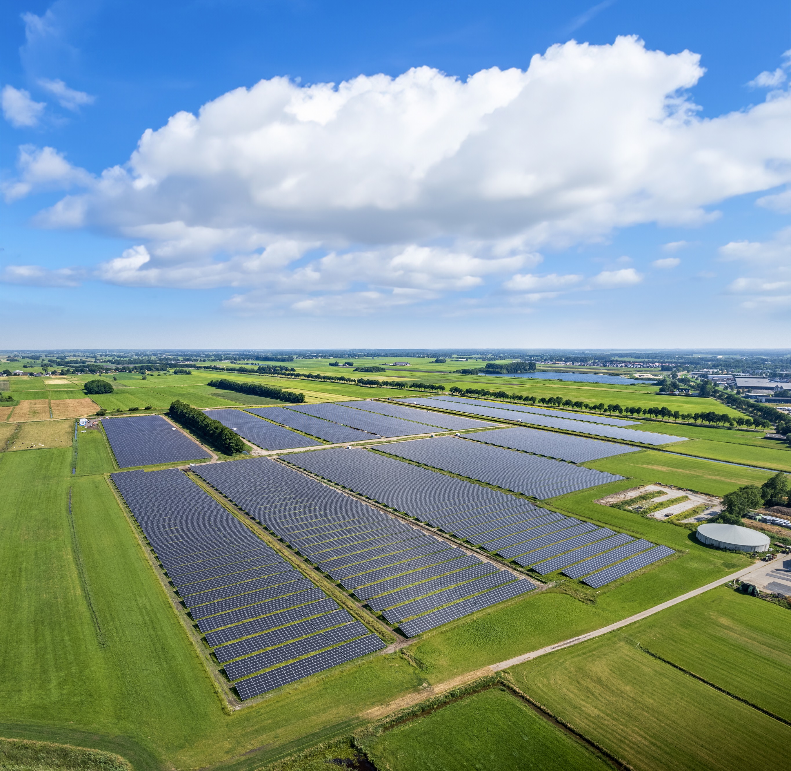 Wanneperveen solar park was built by the Dutch solar park developer Powerfield.